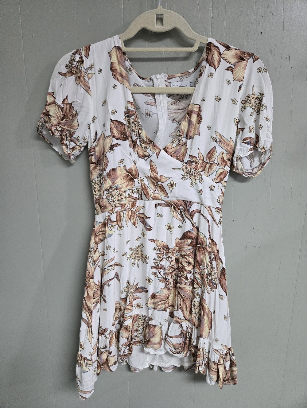 Aiana Dress Womens 4 A Floral Fit & Flare V-Neck Puff Sleeve Ruffle Empire Waist